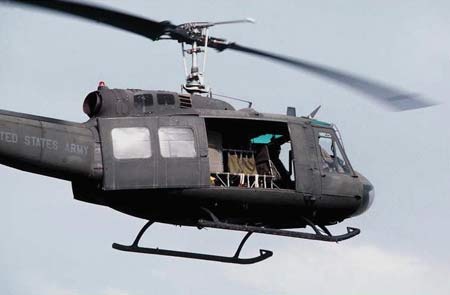 UH-1直升机 UH-1直升机
