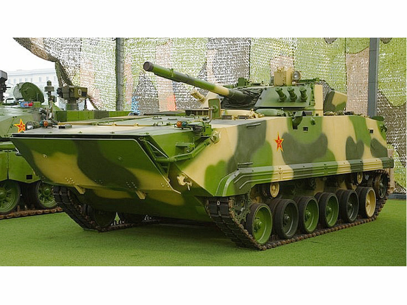 ZBD-97步兵战车展出 ZBD-97步兵战车展出