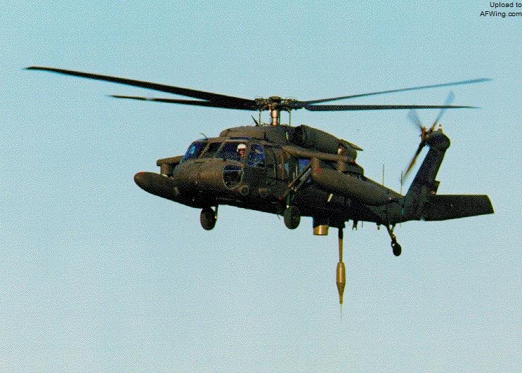 EH-60L的天线与EH-60A有很大的不同 EH-60L的天线与EH-60A有很大的不同