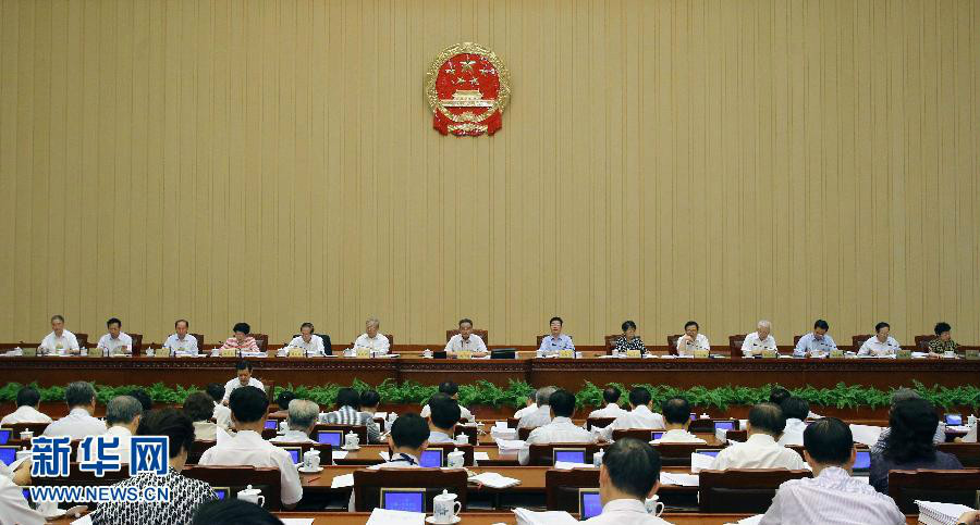 吴邦国委员长主持十一届全国人大常委会会议 吴邦国委员长主持十一届全国人大常委会会议