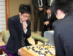井山裕太在第34期名人战七番棋决赛第五局 井山裕太在第34期名人战七番棋决赛第五局