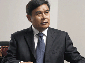 陈育新 陈育新