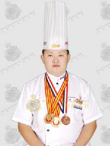 何志强