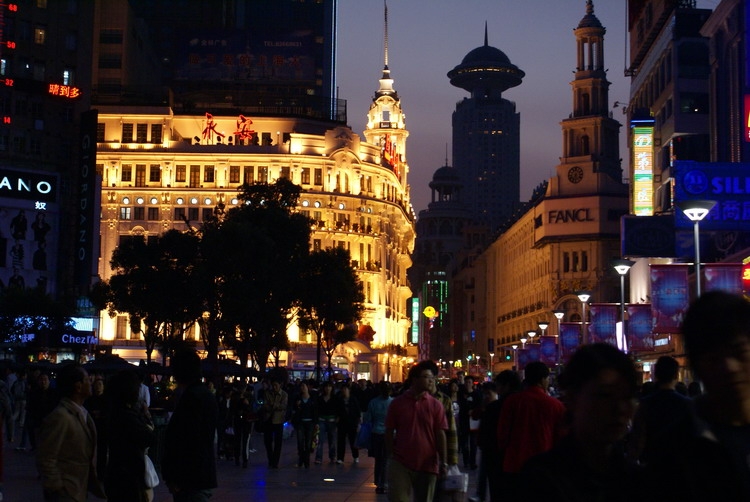 夜晚的南京路 夜晚的南京路