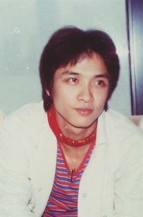 董玮 董玮