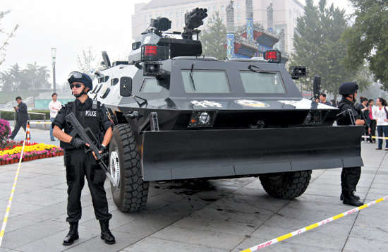 人民警察执行任务 人民警察执行任务
