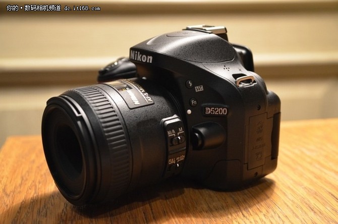 尼康D5200 尼康D5200