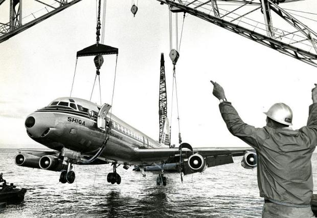 1968年日本航空失事客机打捞现场