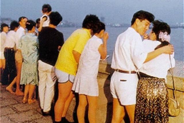 20世纪80年代情人墙边的情侣 20世纪80年代情人墙边的情侣