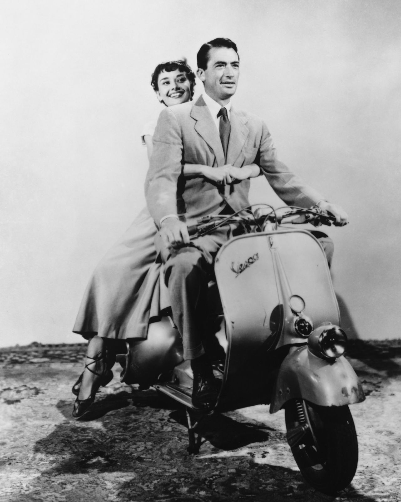 《罗马假日》中格雷高利派克骑着的Vespa125 《罗马假日》中格雷高利派克骑着的Vespa125