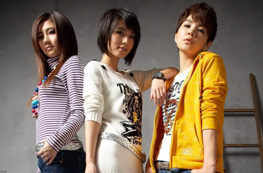 Super star(2003年S.H.E专辑) Super star(2003年S.H.E专辑)