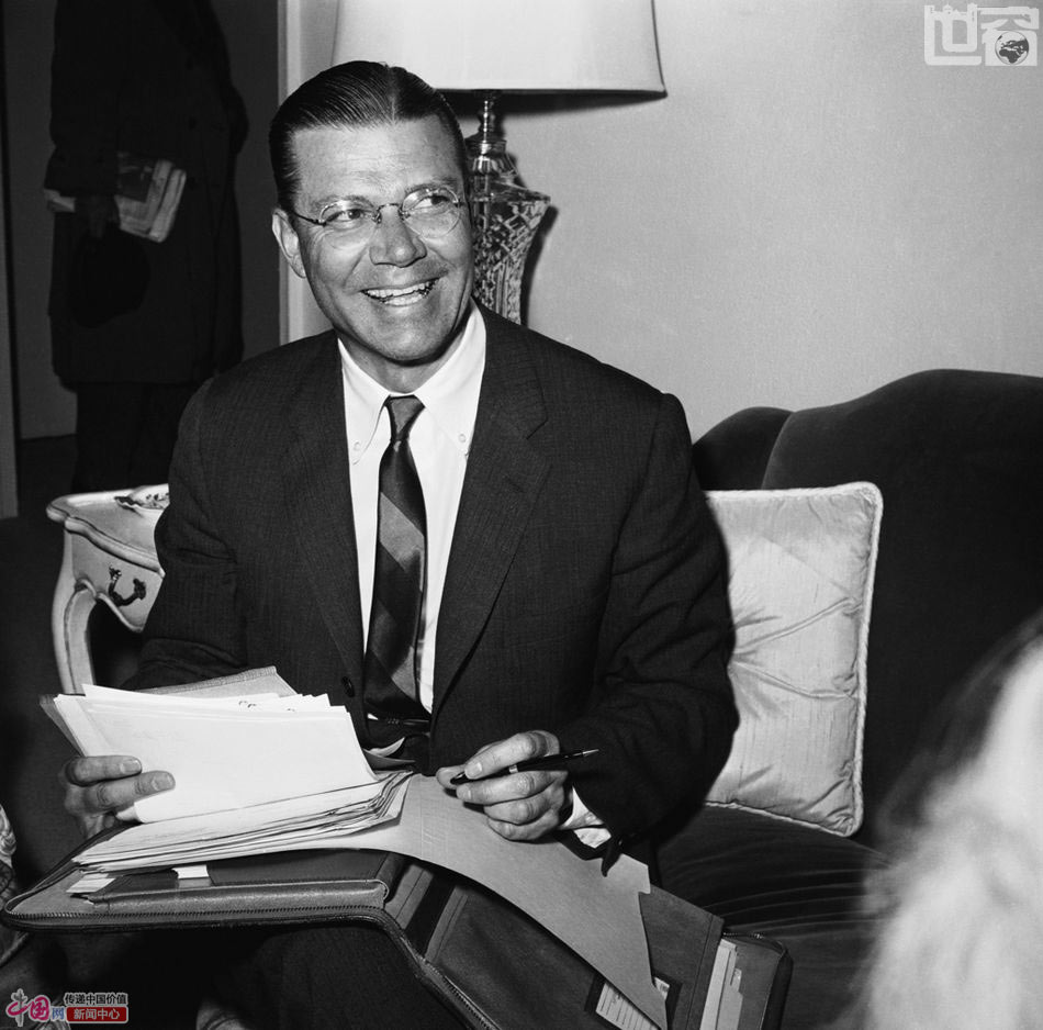 罗伯特·麦克纳马拉(Robert McNamara) 罗伯特·麦克纳马拉(Robert McNamara)