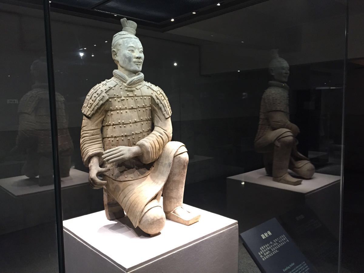 跪射俑 跪射俑