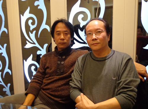 和着名插图画家李晨教授（左）在一起