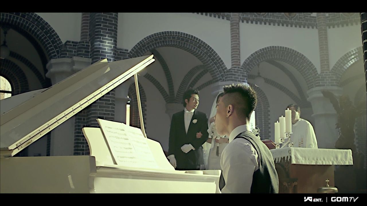 wedding dress(韩国歌手太阳的个人专辑中的单曲)