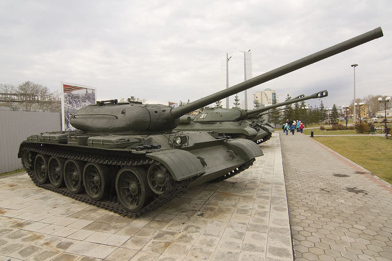 T-54-1原型,炮塔与T-34/85的类似。 T-54-1原型,炮塔与T-34/85的类似。