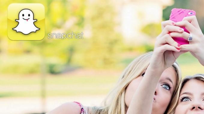 年轻人使用Snapchat 年轻人使用Snapchat