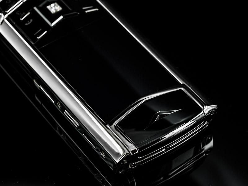 Vertu Signature
