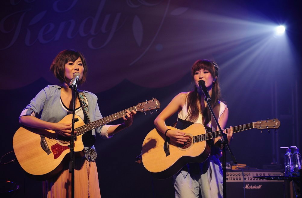 Robynn & Kendy 现场演出 Robynn & Kendy 现场演出