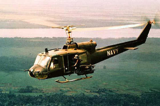 UH-1直升机 UH-1直升机