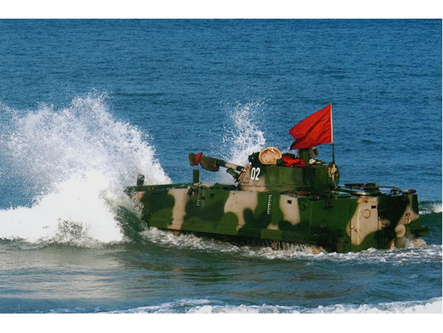 ZBD-97步兵战车水上行驶试验 ZBD-97步兵战车水上行驶试验