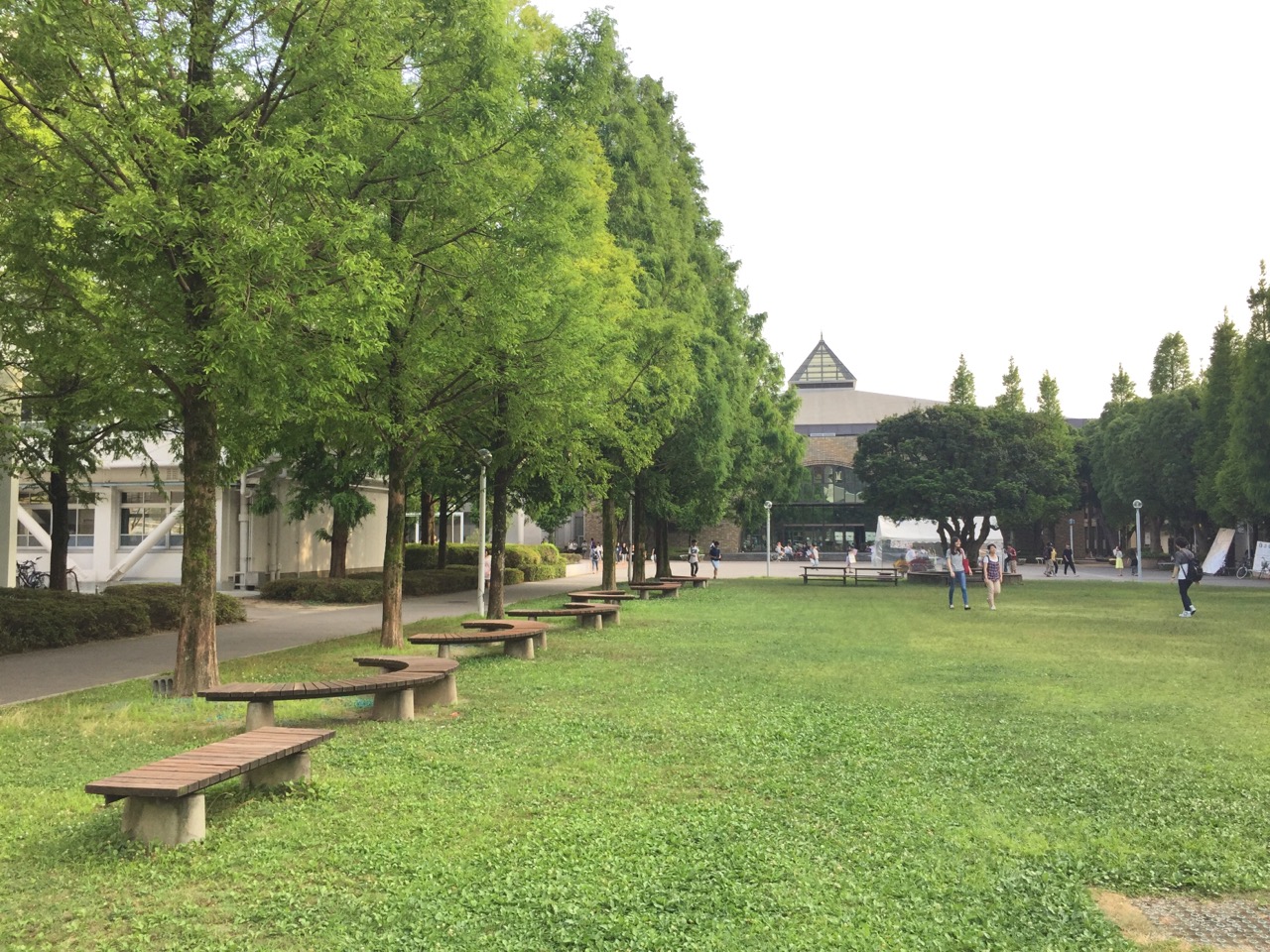 北方校区的学生活动广场 北方校区的学生活动广场