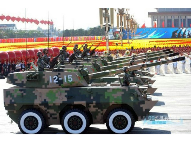 PTL-02轮式突击炮在国庆阅兵式上亮相 PTL-02轮式突击炮在国庆阅兵式上亮相