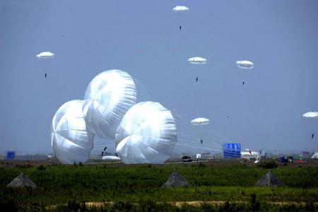 空降作战 空降作战