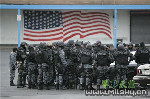 SWAT(特殊武器与战术的英文缩写) SWAT(特殊武器与战术的英文缩写)