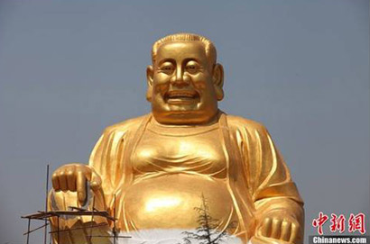 大背头弥勒佛:涂污栽赃佛头 大背头弥勒佛:涂污栽赃佛头