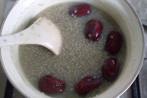 黑小米红枣粥