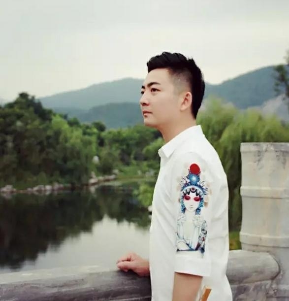 刘冰(北京兰凤剧社社长、戏曲演员) 刘冰(北京兰凤剧社社长、戏曲演员)