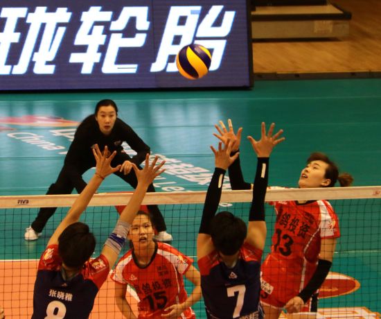 12.25河南银鸽投资3-2四川女排 12.25河南银鸽投资3-2四川女排