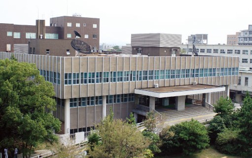 九州大学
