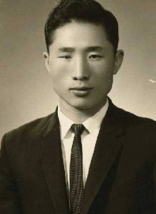 青年时代的李明博