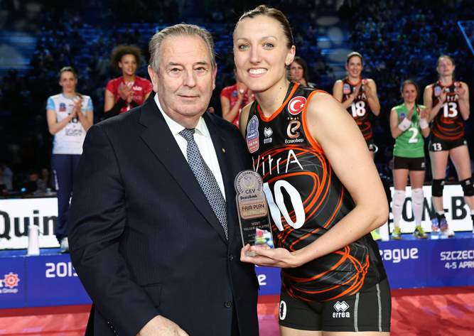 2014-2015赛季最有价值球员(MVP)：乔丹·拉尔森
