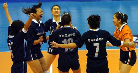 女排联赛天津胜八一三连冠 夺冠喜不自胜