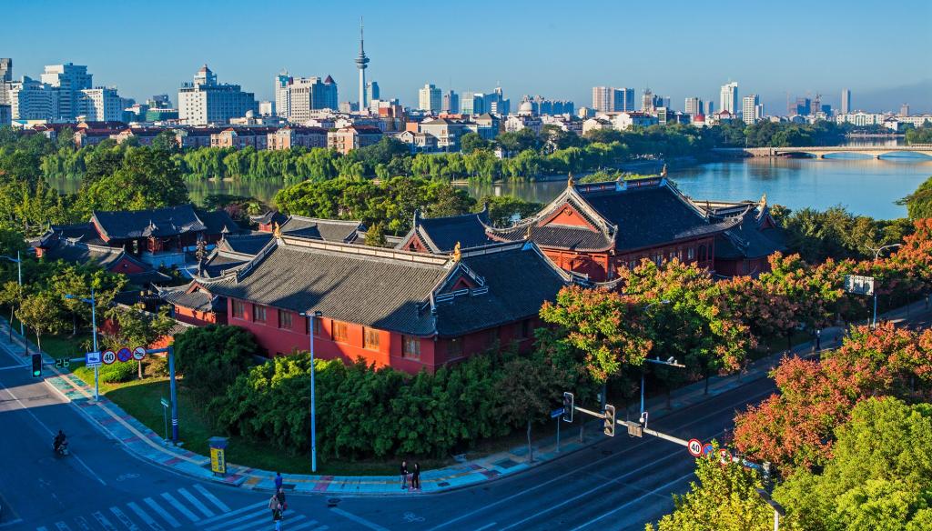 濠河之畔——城隍庙