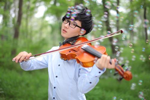 谢谢你陪我(邓佳坤演唱的歌曲) 谢谢你陪我(邓佳坤演唱的歌曲)