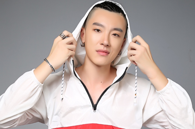 李峻贤 李峻贤