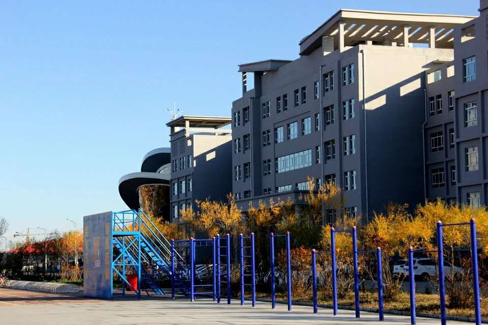 集贤县第四中学 集贤县第四中学