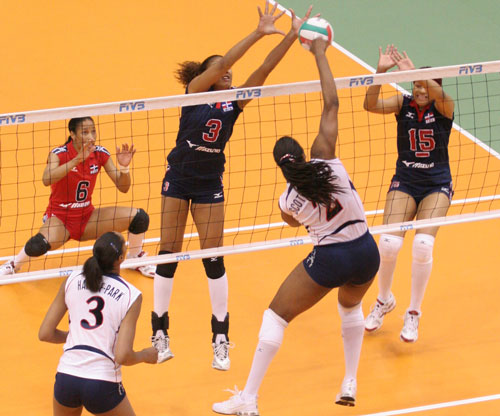 19日B组美国3-0多米尼加