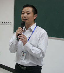 巨人雷式学校校长雷俊峰