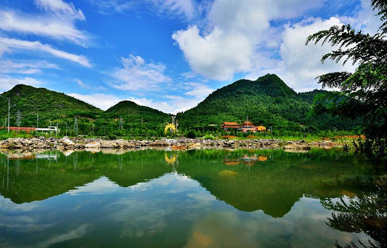 凤凰山国家森林公园(重庆市秀山县森林公园) 凤凰山国家森林公园(重庆市秀山县森林公园)