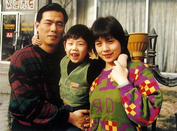 蔡宜达和父母