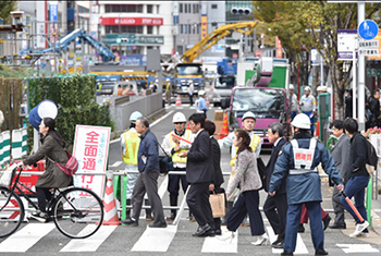 11·8日本福冈道路塌陷事故
