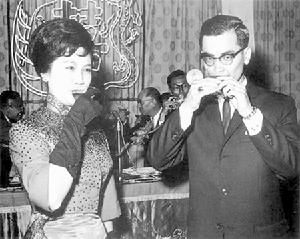 1964年，连震东的独子连战与方瑀结婚