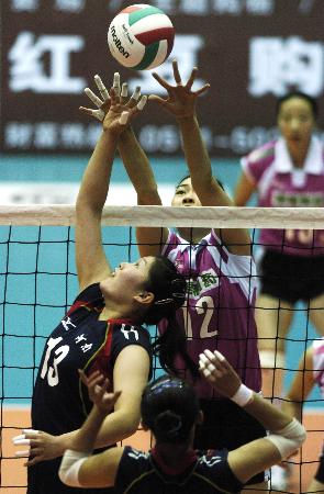 镇江赛区的比赛中，河南队以3比1战胜四川队