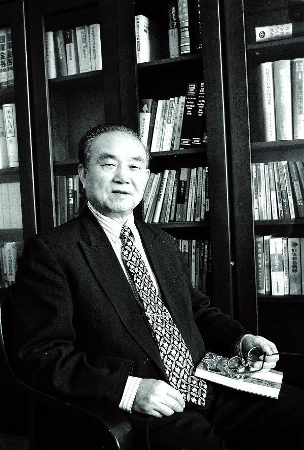 杨荣馨教授
