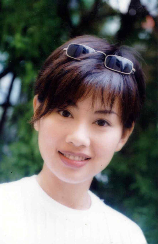 《可爱的早晨》演唱者:陈松伶 《可爱的早晨》演唱者:陈松伶
